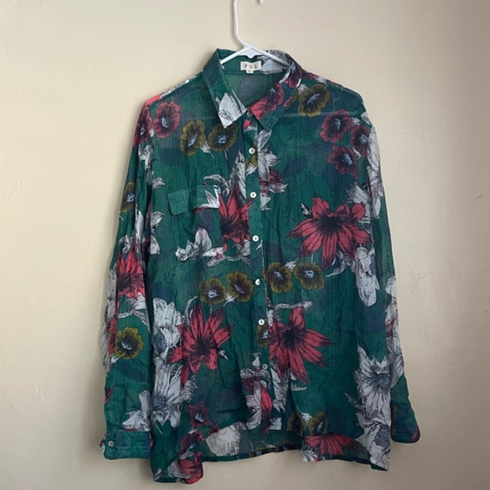 Sheer, lightweight print button down blouse‎